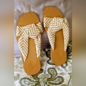 Elegant Women's Tan and Cream Sandals Pre-owned
